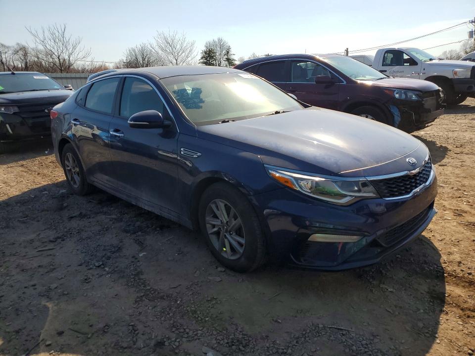 2019 Kia Optima VIN 5XXGT4L30KG303803 COPART salvage auction — VANDALISM, Oh - Cert Of Title-Salvage, sold $1,650 on 2026-07-31 (photo 4)