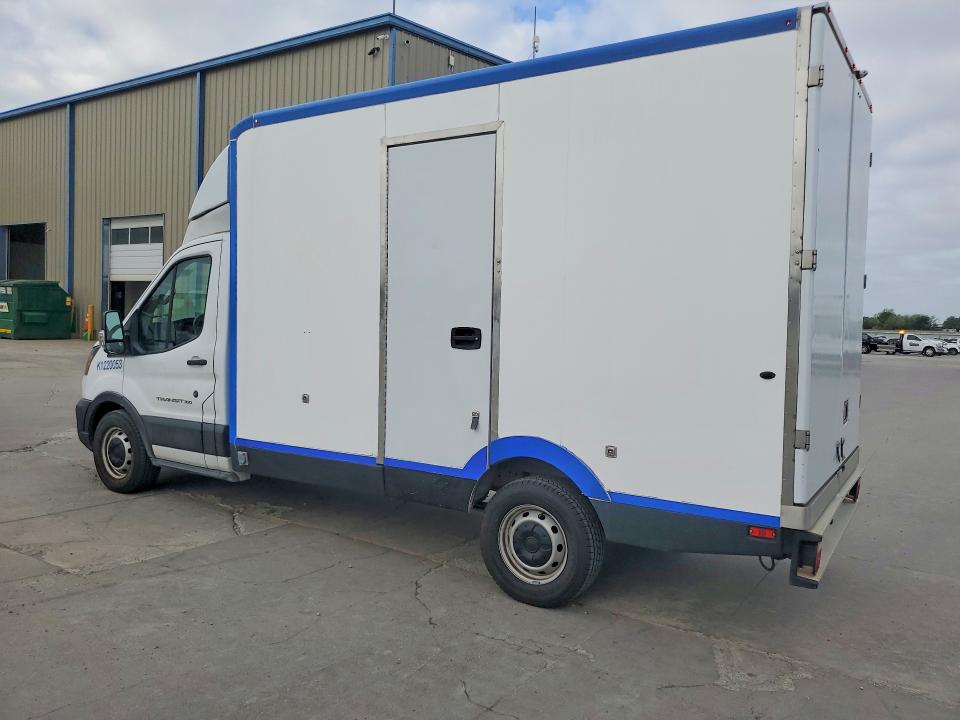2022 Ford Transit VIN 1FDBW5Z85NKA31958 COPART salvage auction — NORMAL WEAR, Tx - Certificate Of Title, sold $17,000 on 2026-07-30 (photo 2)