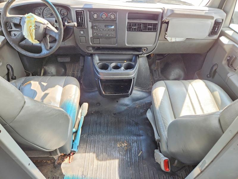 2004 Chevrolet Express 1500 VIN 1GCFG15X441114052 COPART salvage auction — FRONT END, Tx - Salvage Vehicle Title, sold $500 on 2026-07-08 (photo 8)
