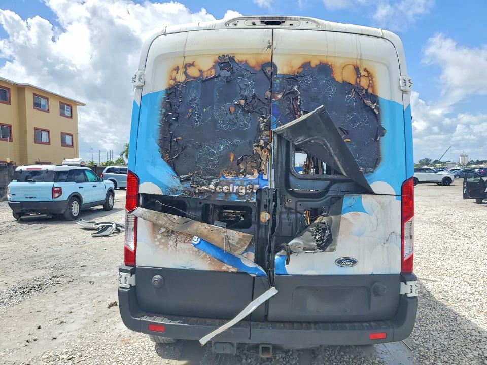2019 Ford Transit VIN 1FTBW2CG1KKA18980 COPART salvage auction — BURN, Fl - Cert Of Destruct-No Vin Plate, sold $350 on 2026-07-02 (photo 6)