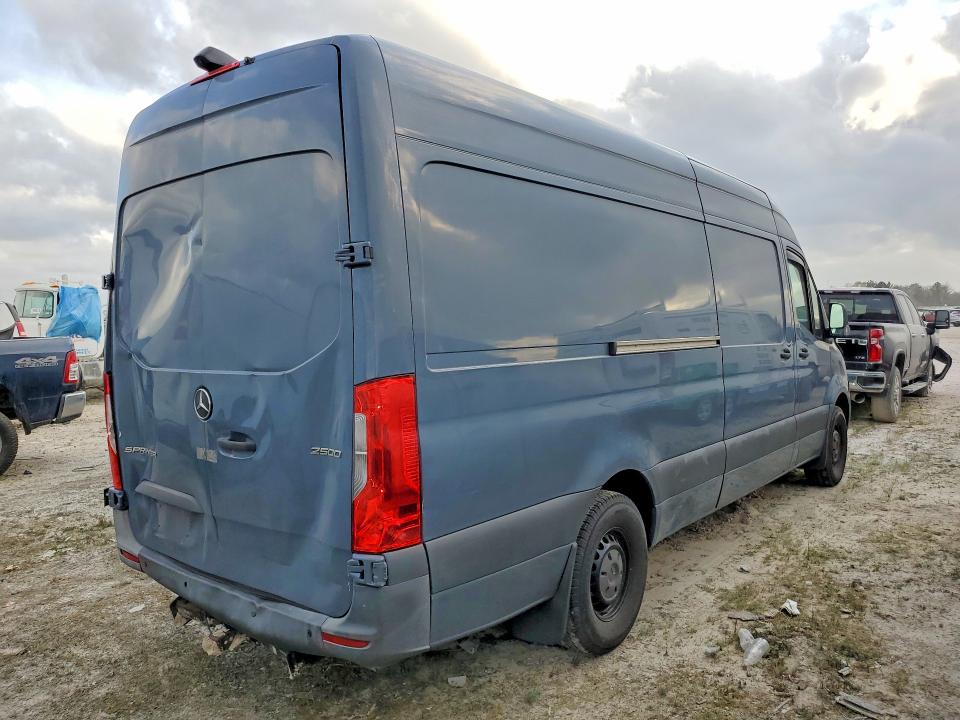 2019 Mercedes-benz Sprinter VIN WD4PF1CD8KP153078 COPART salvage auction — ALL OVER, Tx - Salvage Vehicle Title, sold $3,750 on 2026-07-17 (photo 3)