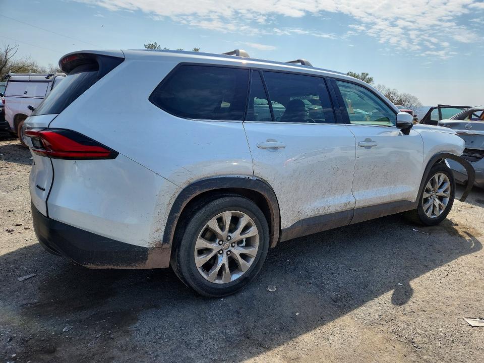 2024 Toyota Highlander VIN 5TDAAAB50RS037771 COPART salvage auction — FRONT END, PA, sold $5,700 on 2026-07-28 (photo 3)