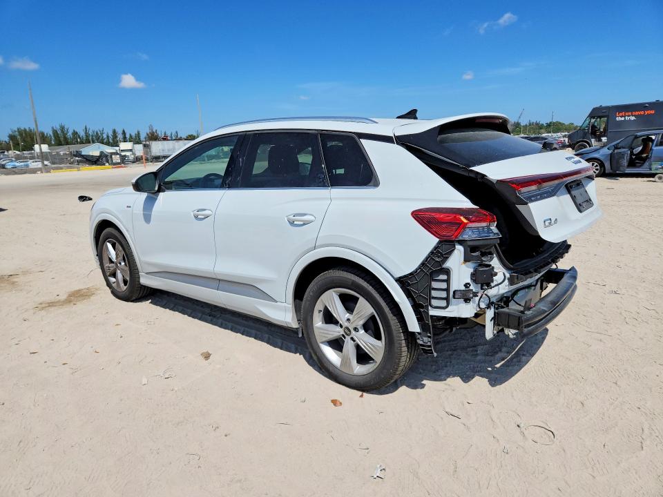 2024 Audi Q4 e-tron VIN WA1KUBFZ7RP053839 COPART salvage auction — REAR END, Fl - Cert Of Title Slvg Rebuildable, sold $13,600 on 2026-07-16 (photo 2)
