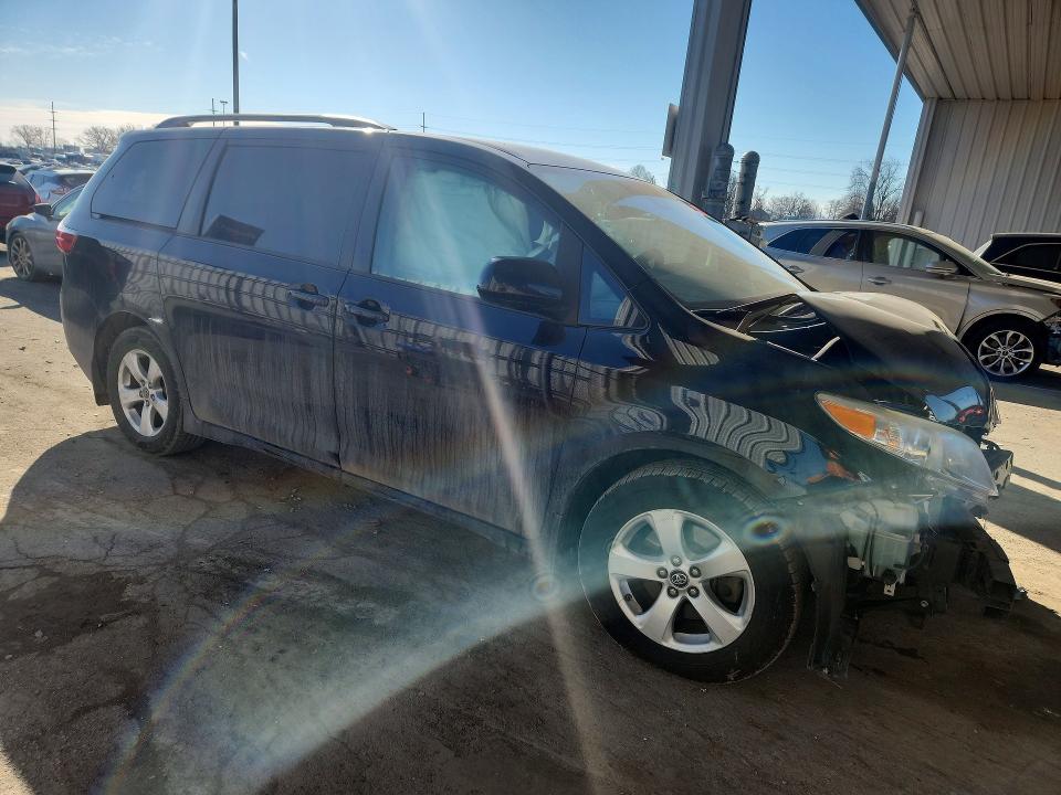 2019 Toyota Sienna VIN 5TDKZ3DC7KS998099 COPART salvage auction — FRONT END, In - Bill Of Sale - Parts Only, sold $2,200 on 2026-07-20 (photo 4)