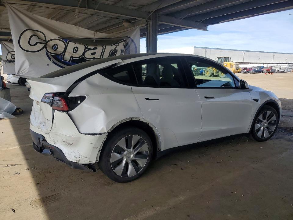 2022 Tesla Model y VIN 7SAYGDEE7NF416133 COPART salvage auction — REAR END, Ca - Salvage Certificate, sold $10,400 on 2026-07-14 (photo 3)