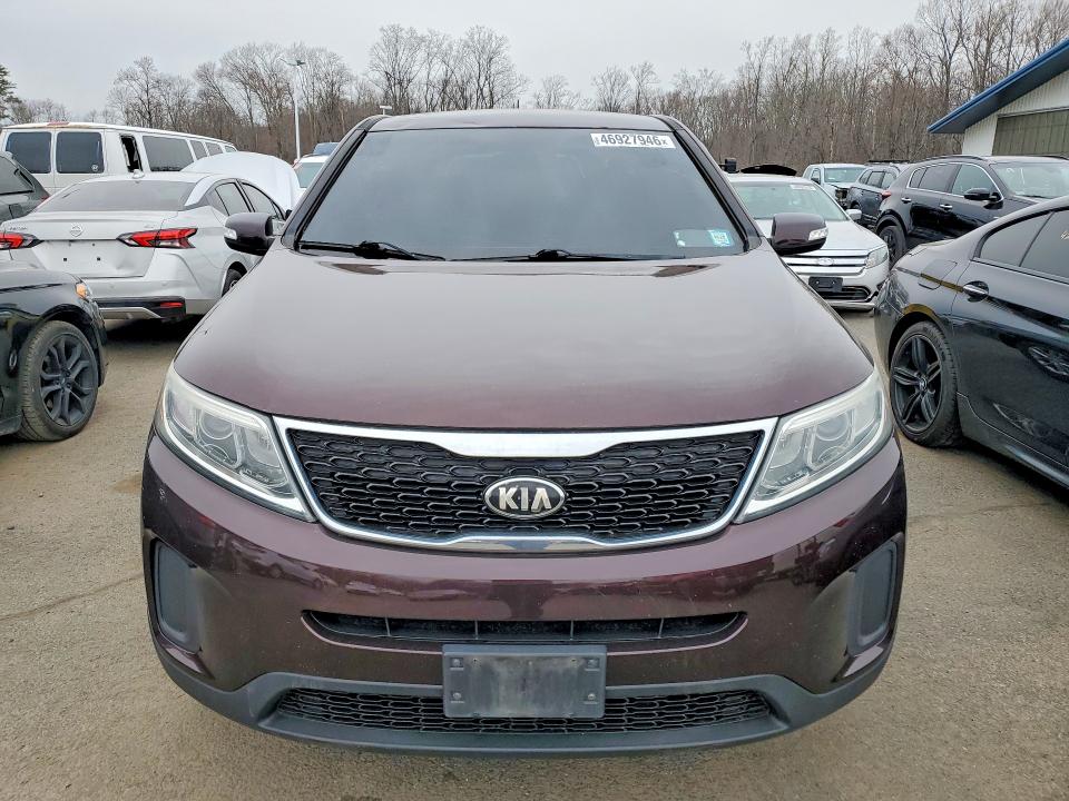 2015 Kia Sorento VIN 5XYKT3A64FG641434 COPART salvage auction — MINOR DENT/SCRATCHES, Wv - Certificate Of Title, sold $2,050 on 2026-07-31 (photo 5)