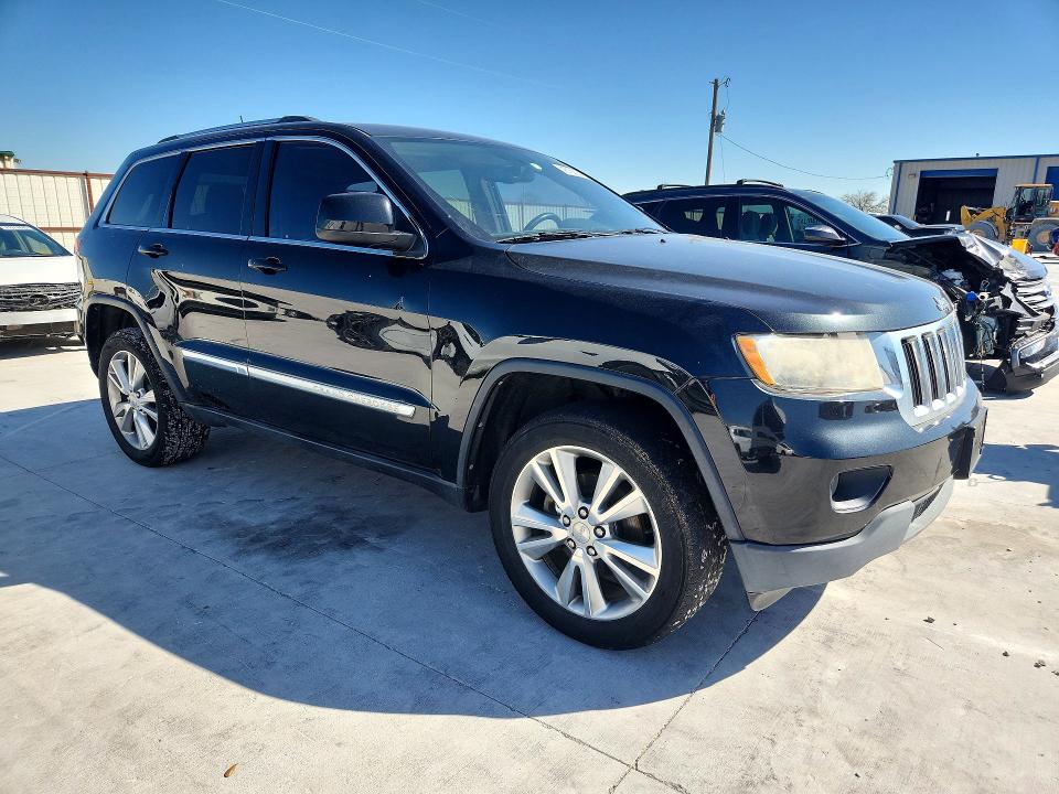 2013 Jeep Grand cherokee VIN 1C4RJEAG6DC549803 COPART salvage auction — MINOR DENT/SCRATCHES, Tx - Certificate Of Title, sold $1,750 on 2026-07-02 (photo 4)