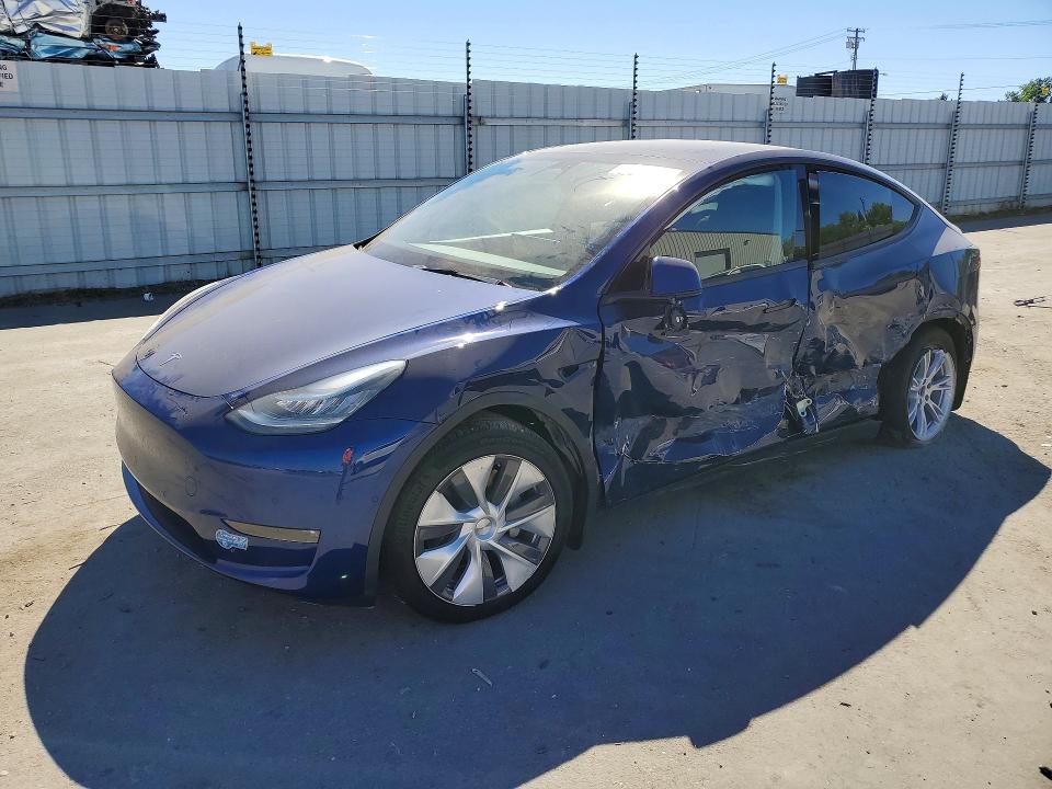2021 Tesla Model y VIN 5YJYGDEE1MF172815 COPART salvage auction — SIDE, Salvage Title, sold $8,200 on 2026-07-14 (photo 1)