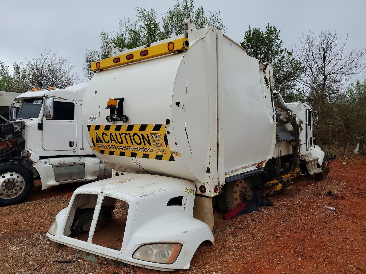 2019 Kenworth T370 VIN 2NKHHJ7X8KM358830 COPART salvage auction — All Over, OK - CERT OF TITLE-SALVAGE, sold $2,850 on 2026-06-26 (photo 4)
