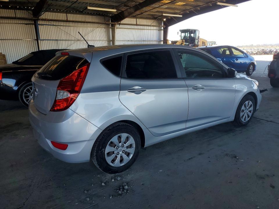 2017 Hyundai Accent VIN KMHCT5AE7HU325904 COPART salvage auction — MINOR DENT/SCRATCHES, Ca - Dis/Dlr/Exp Only Clean Title, sold $675 on 2026-07-30 (photo 3)