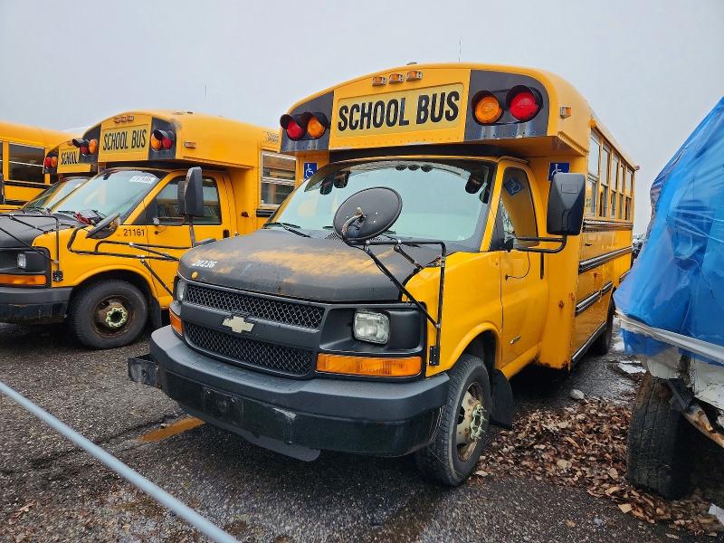 2010 Thomas All models VIN 1GB9G5AG5A1165635 COPART salvage auction — MINOR DENT/SCRATCHES, ON - PERMIT NO BRAND - FIT, sold $1,600 on 2026-09-17 (photo 2)