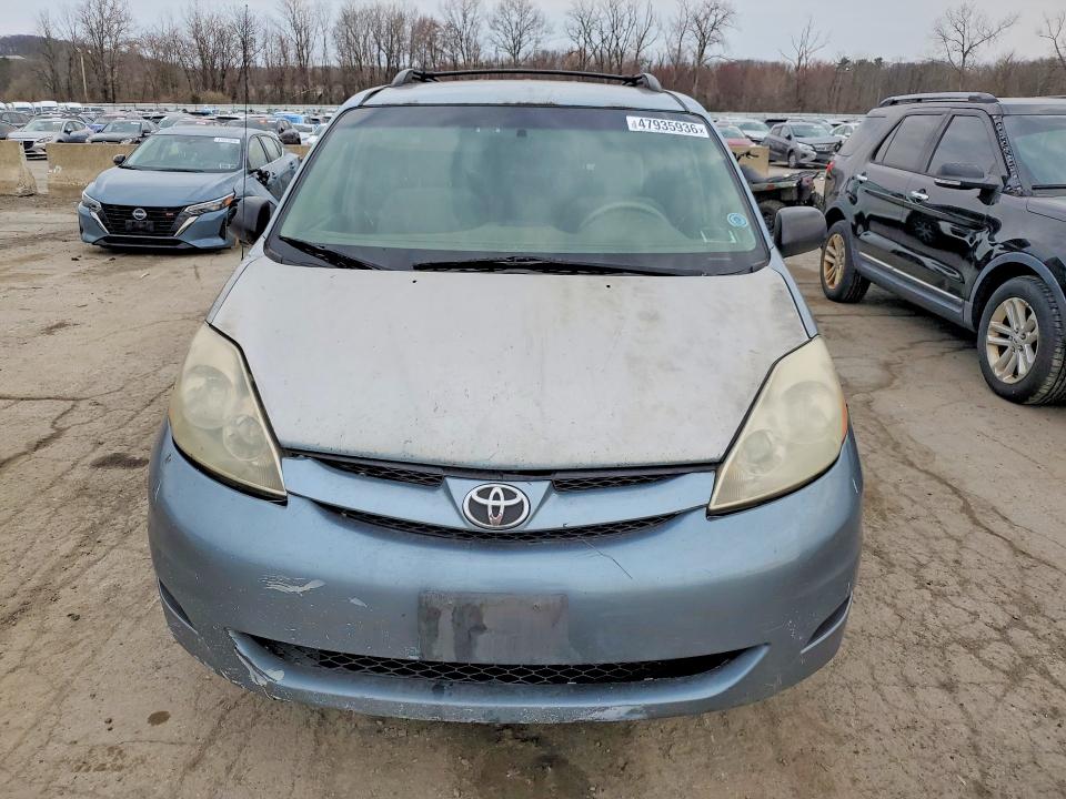 2007 Toyota Sienna VIN 5TDZK23C97S085348 COPART salvage auction — MINOR DENT/SCRATCHES, NY - CERTIFICATE OF TITLE, sold $775 on 2026-07-16 (photo 5)