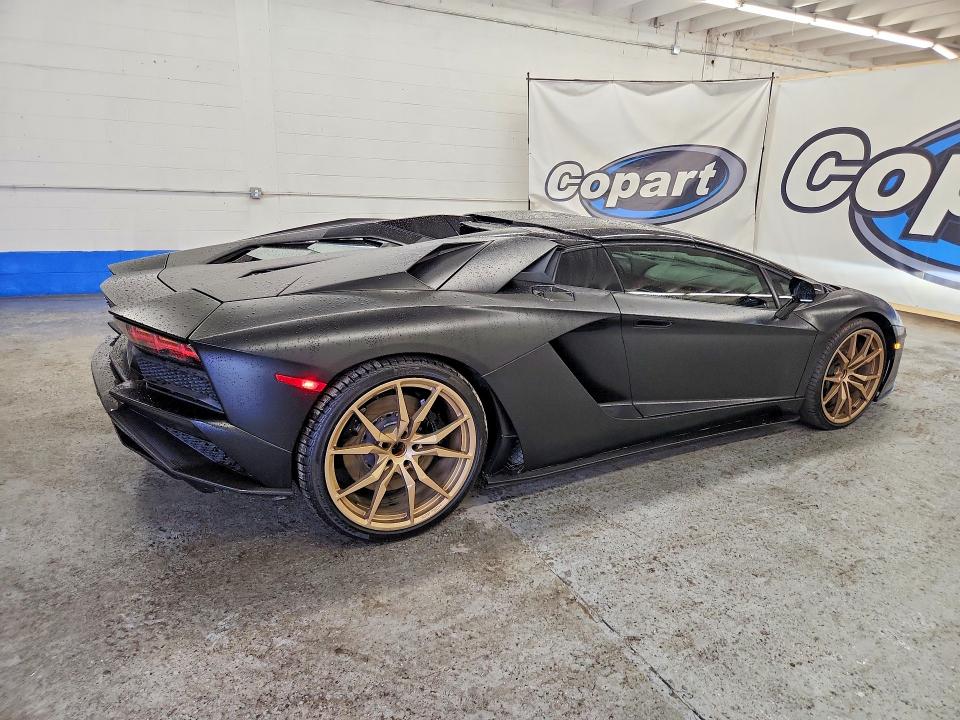 2018 Lamborghini Aventador VIN ZHWUV4ZD0JLA07069 COPART salvage auction — MINOR DENT/SCRATCHES, Mt - Cert Of Title-Rebuilt Salvage, sold $350,000 on 2026-07-25 (photo 3)