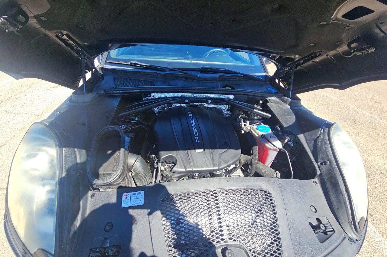 2017 Porsche Macan VIN WP1AA2A51HLB05601 COPART salvage auction — Normal Wear, TX - CERTIFICATE OF TITLE (P), sold $7,300 on 2026-04-13 (photo 7)