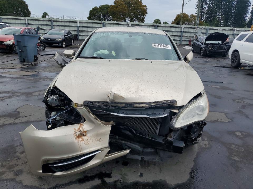 2014 Chrysler 200 VIN 1C3CCBAGXEN101430 COPART salvage auction — FRONT END, Salvage Title, sold $600 on 2026-07-27 (photo 5)