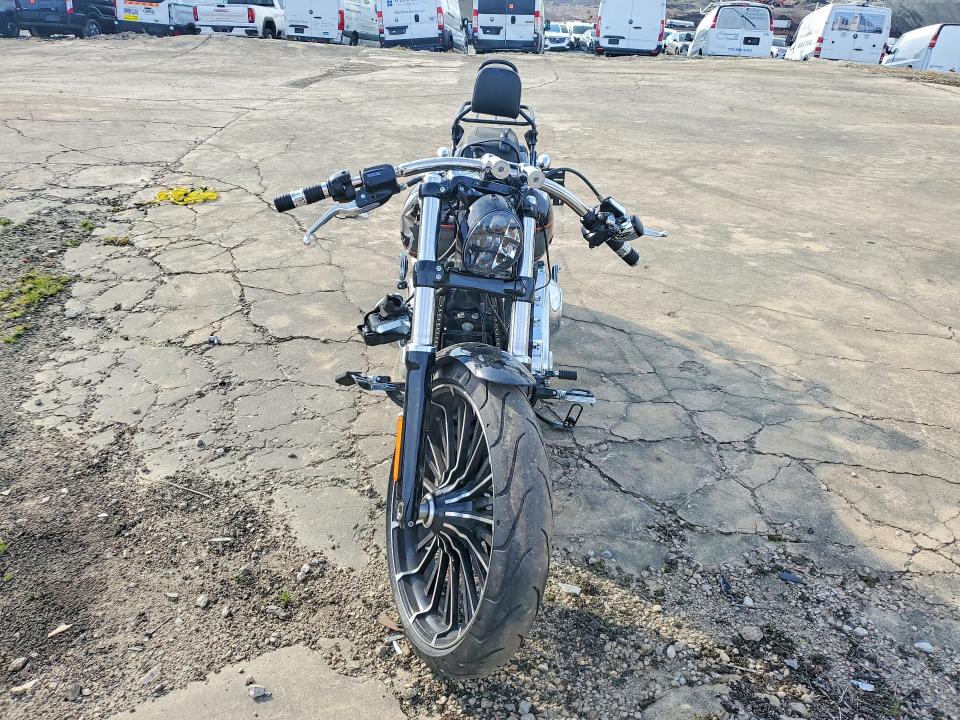 2024 Harley-davidson Breakout VIN 1HD1YEZ14RB038451 COPART salvage auction — FRONT END, SC - CERT OF TITLE-SALVAGE, sold $9,600 on 2026-07-09 (photo 2)