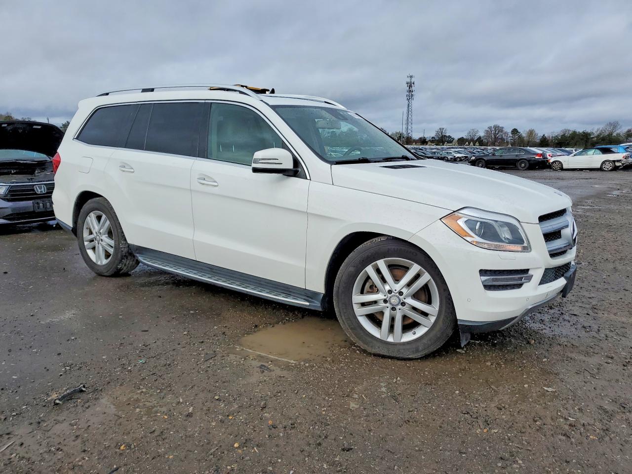 2015 Mercedes-Benz GL-Class VIN 4JGDF6EE9FA513883 COPART salvage auction — Minor Dent/Scratches, WV - CERTIFICATE OF TITLE (P), sold $2,400 on 2026-07-01 (photo 4)