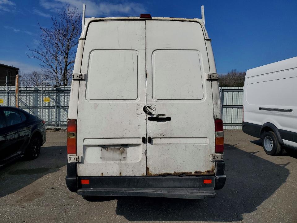 2004 Sprinter 2500 sprin VIN WD2PD644645680660 COPART salvage auction — MINOR DENT/SCRATCHES, Nj - Cert Of Title-Salvage (P), sold $925 on 2026-07-21 (photo 6)