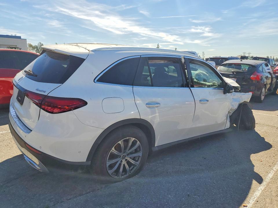 2024 Mercedes-benz Glc VIN W1NKM4HB1RF171546 COPART salvage auction — FRONT END, CA - DIS/DLR/EXP ONLY CLEAN TITLE, sold $9,000 on 2026-07-08 (photo 3)