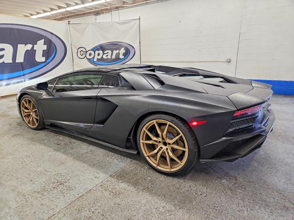 2018 Lamborghini Aventador VIN ZHWUV4ZD0JLA07069 COPART salvage auction — MINOR DENT/SCRATCHES, Mt - Cert Of Title-Rebuilt Salvage, sold $350,000 on 2026-07-25 (photo 2)