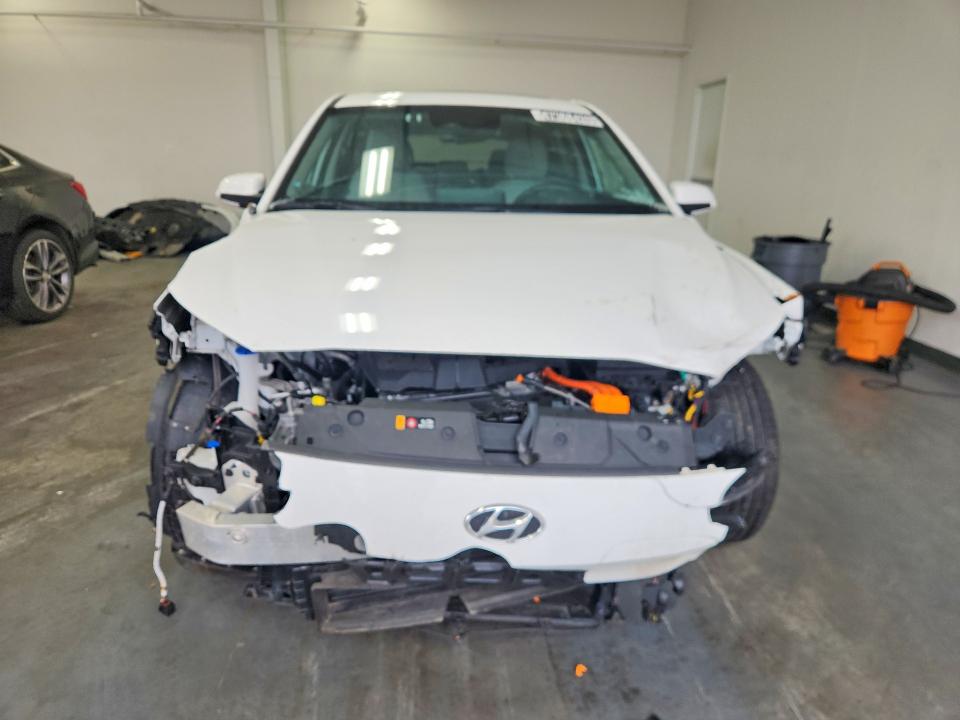 2023 Hyundai Kona VIN KM8K33AG2PU183168 COPART salvage auction — FRONT END, Fl - Certificate Of Destruction, sold $2,500 on 2026-07-06 (photo 5)