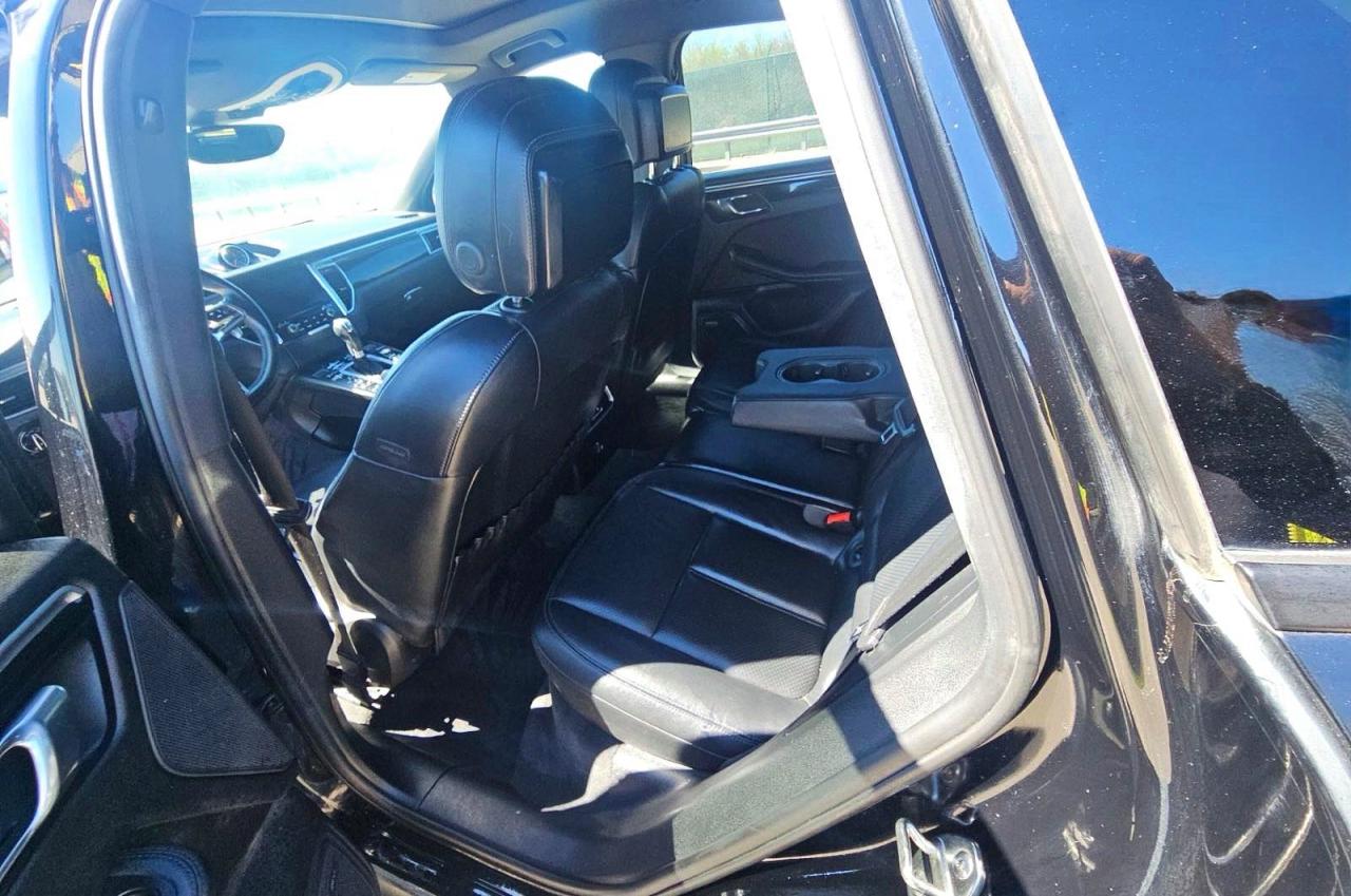 2017 Porsche Macan VIN WP1AA2A51HLB05601 COPART salvage auction — Normal Wear, TX - CERTIFICATE OF TITLE (P), sold $7,300 on 2026-04-13 (photo 6)