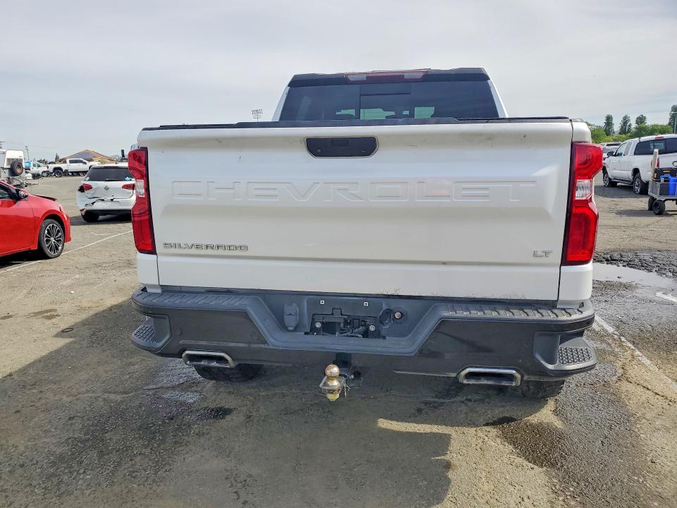 2021 Chevrolet Silverado 1500 VIN 1GCPYFED3MZ308299 COPART salvage auction — MINOR DENT/SCRATCHES, CA - CERTIFICATE OF TITLE, sold $25,500 on 2026-07-02 (photo 6)
