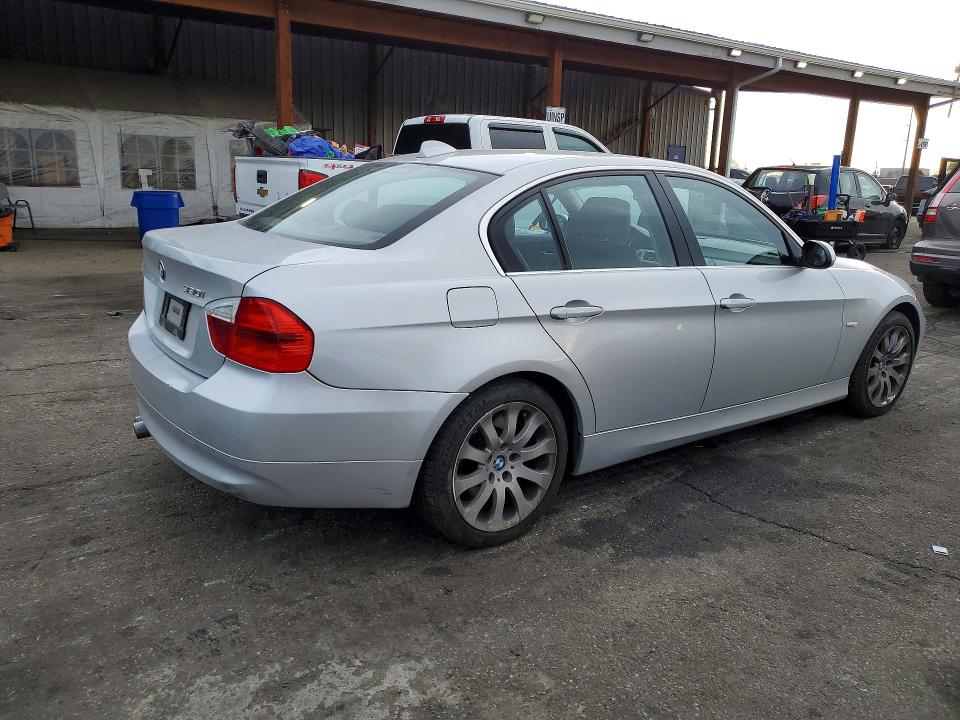 2006 BMW 3er VIN WBAVB335X6PS06318 COPART salvage auction — REAR END, Co - Public - Salvage Title, sold $300 on 2026-07-02 (photo 3)