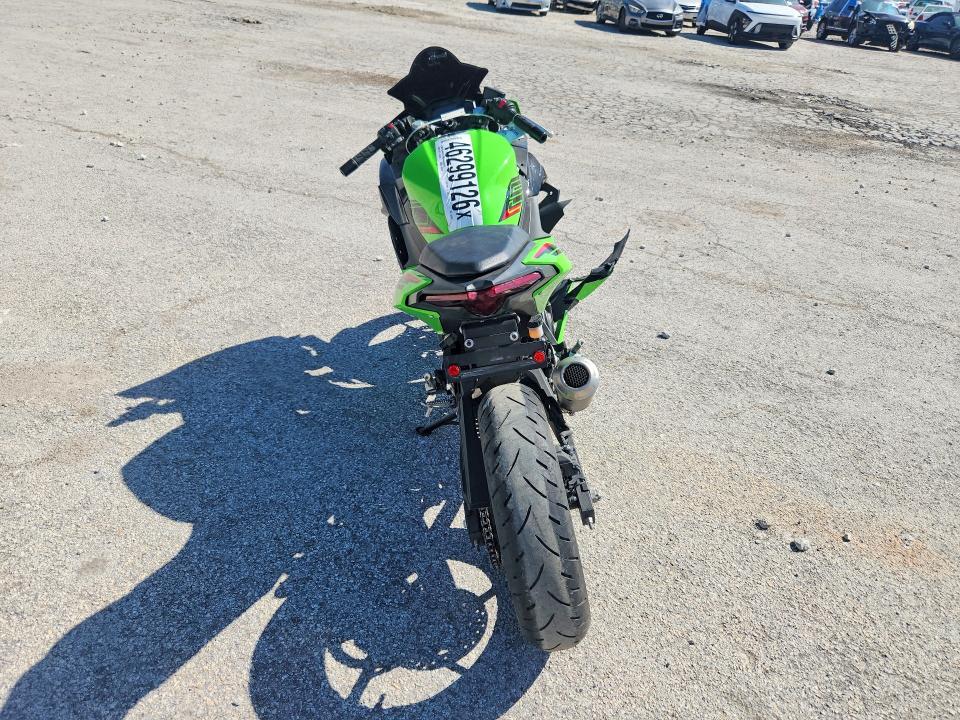 2024 Kawasaki Ex VIN ML5EXGH18RDA25321 COPART salvage auction — SIDE, Tx - Salvage Vehicle Title, sold $1,900 on 2026-07-30 (photo 4)