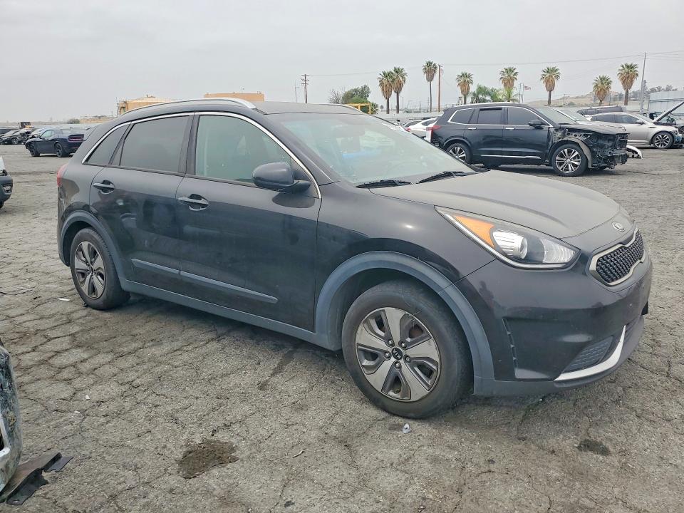 2019 Kia Niro VIN KNDCB3LCXK5350787 COPART salvage auction — MINOR DENT/SCRATCHES, Ca - Dis/Dlr/Exp Only Clean Title, sold $2,200 on 2026-07-09 (photo 4)
