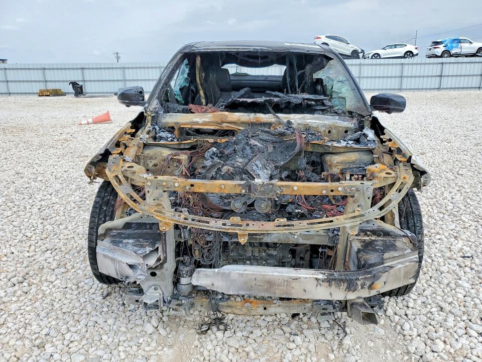 2024 Jeep Grand wagoneer VIN 3C4RJNAK3RT179068 COPART salvage auction — VANDALISM, TX - NONREPAIRABLE TITLE, sold $900 on 2026-07-02 (photo 5)