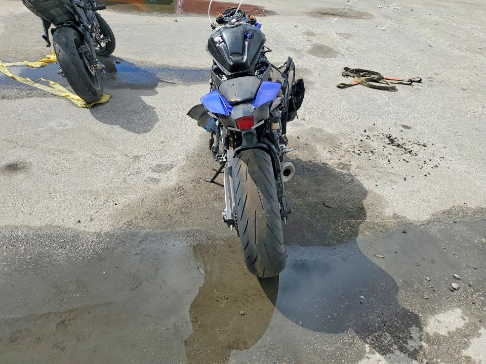 2024 Yamaha Yzf VIN JYARM38E4RA009347 COPART salvage auction — ROLLOVER, Salvage Title, sold $225 on 2026-07-23 (photo 4)