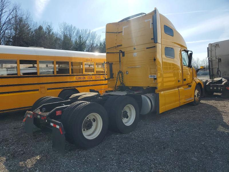 2022 Volvo VIN 4V4NC9EH9NN289300 COPART salvage auction — ROLLOVER, Salvage Title, sold $53,000 on 2026-08-04 (photo 4)