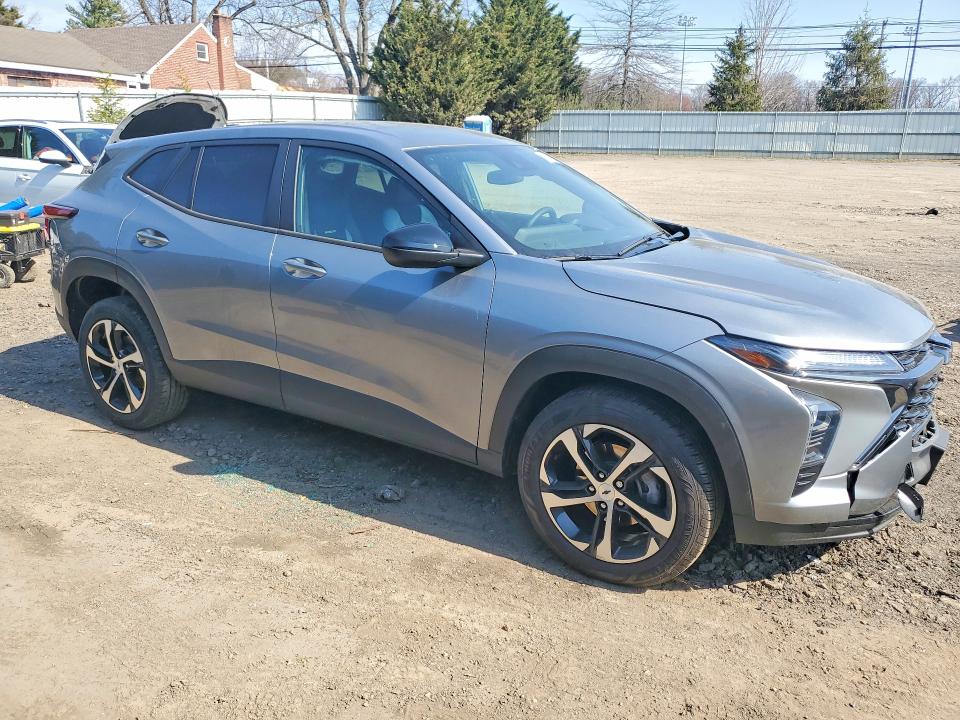 2025 Chevrolet Trax VIN KL77LGEP3SC306466 COPART salvage auction — FRONT END, Md - Cert Of Salvage > 75% Damage, sold $4,950 on 2026-07-06 (photo 4)