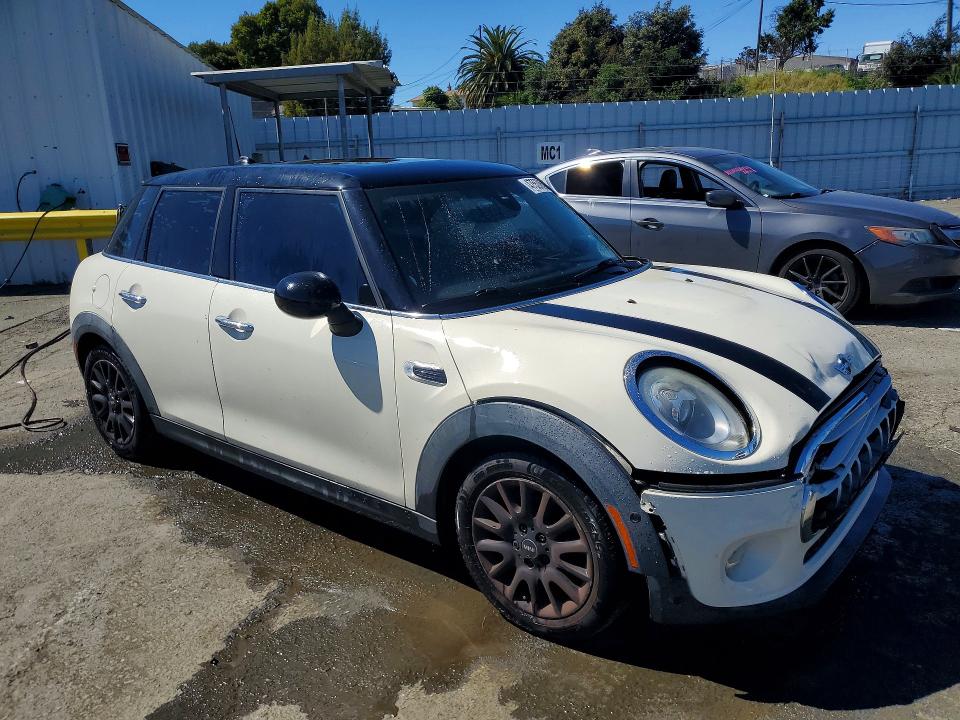 2015 Mini Cooper VIN WMWXS5C55FT827977 COPART salvage auction — FRONT END, Salvage Title, sold $1,300 on 2026-10-09 (photo 4)
