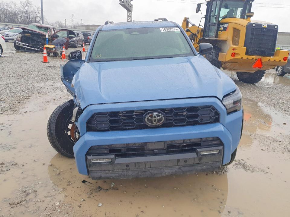 2025 Toyota 4runner VIN JTEVA5BR0S5024845 COPART salvage auction — Front End, OH - CERT OF TITLE-SALVAGE, sold $25,750 on 2026-06-12 (photo 5)