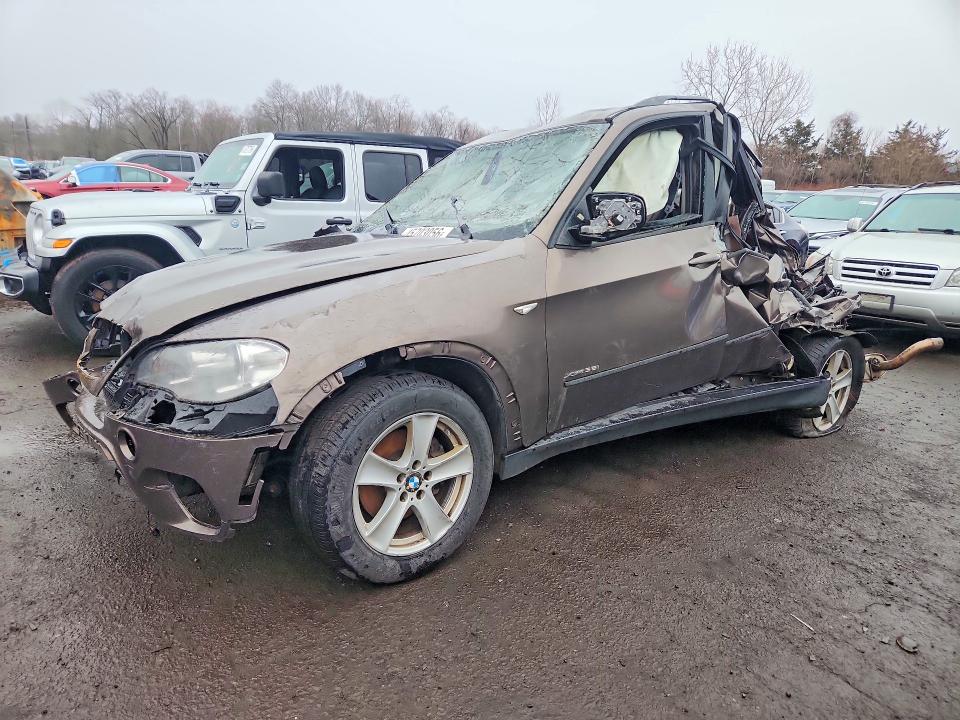 2013 BMW X5 VIN 5UXZV4C58D0B14262 COPART salvage auction — ROLLOVER, Ri - Salvage Certificate Of Title, sold $550 on 2026-07-24 (photo 1)