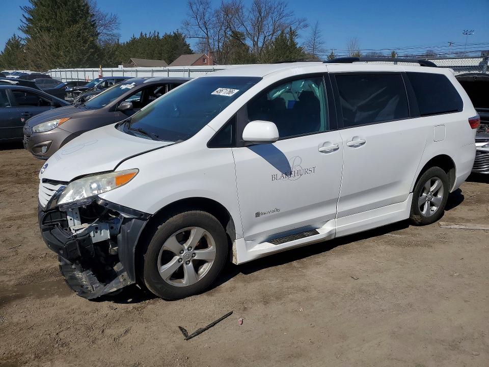 2015 Toyota Sienna VIN 5TDKK3DC7FS561729 COPART salvage auction — FRONT END, Md - Cert Of Salvage > 75% Damage, sold $4,050 on 2026-07-06 (photo 1)