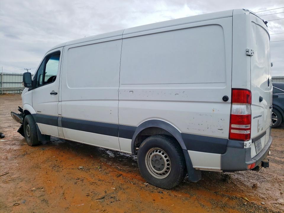 2014 VIN WD3PE7DC9E5908156 COPART salvage auction — FRONT END, Salvage Title, sold $950 on 2026-07-15 (photo 2)