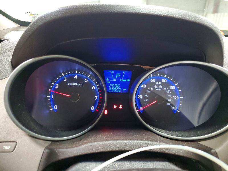 2013 Hyundai Tucson VIN KM8JUCAC2DU557585 COPART salvage auction — FRONT END, Il - Salvage Certificate, sold $350 on 2026-07-28 (photo 9)