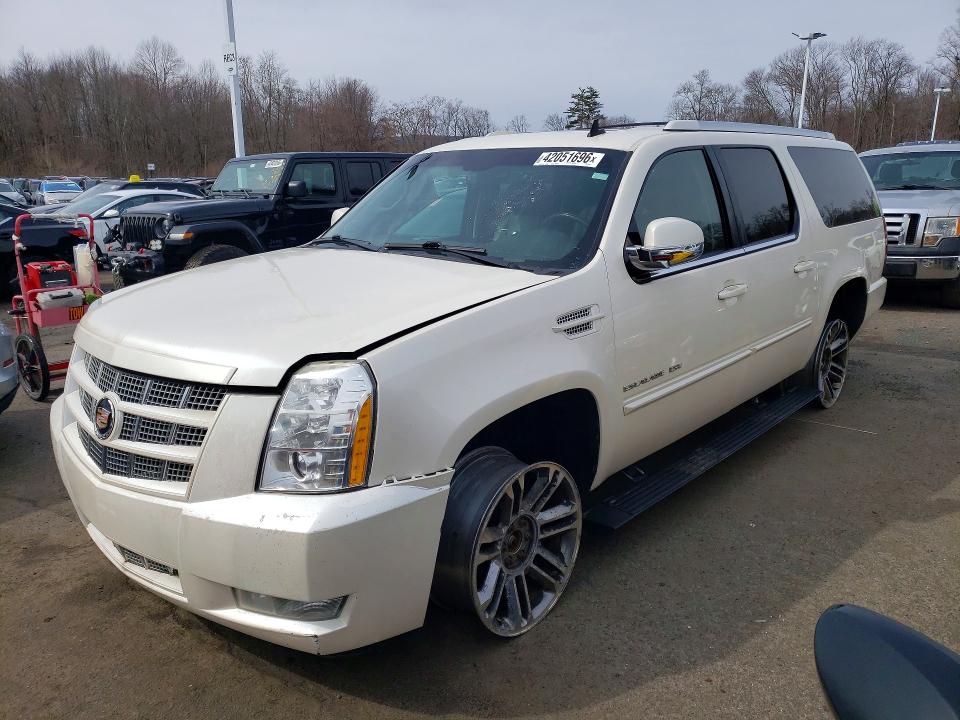 2013 Cadillac Escalade VIN 1GYS4JEF7DR166589 COPART salvage auction — MINOR DENT/SCRATCHES, Ct - Certificate Of Title, sold $3,500 on 2026-07-09 (photo 1)