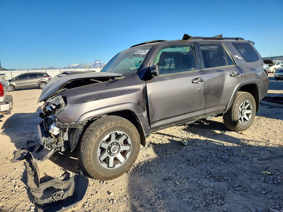 2019 Toyota 4runner VIN JTEBU5JR1K5716270 — COPART salvage auction photo