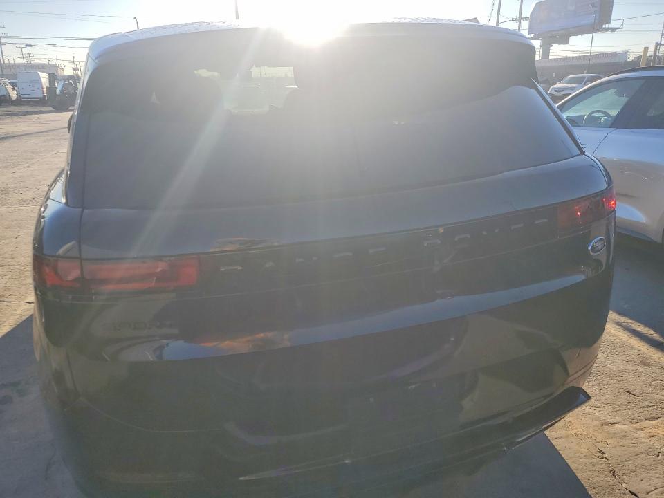 2023 Land rover Range rover sport VIN SAL1L9FU9PA124520 COPART salvage auction — FRONT END, Tx - Dis/Dlr/Exp Only Salvage Title, sold $31,500 on 2026-07-27 (photo 6)