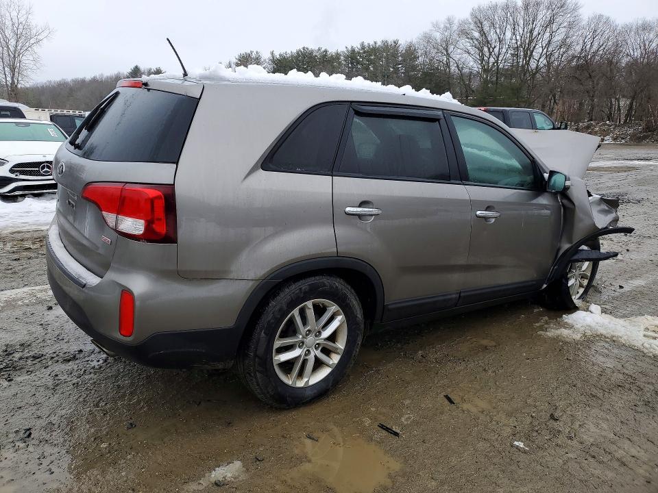 2015 Kia Sorento VIN 5XYKT3A68FG575034 COPART salvage auction — FRONT END, Id - Salvage Certificate Of Title, sold $425 on 2026-07-15 (photo 3)