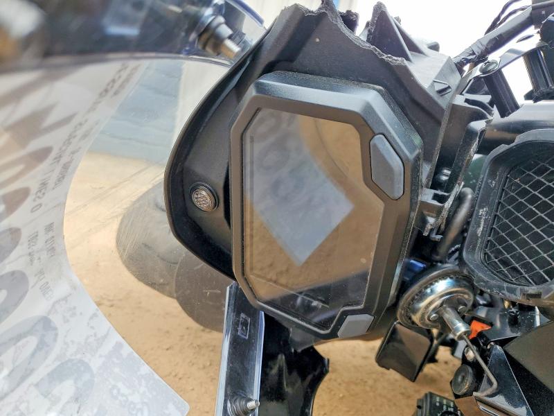 2025 Kawasaki Zx1002 VIN JKBZXVL17SA017403 COPART salvage auction — ALL OVER, Nc - Salvage Certificate Of Title, sold $4,700 on 2026-07-02 (photo 7)