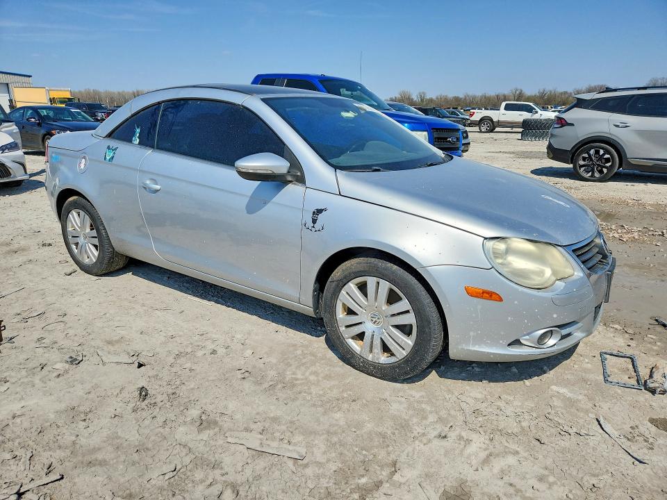 2011 Volkswagen Eos VIN WVWAA7AH6BV000234 COPART salvage auction — VANDALISM, Il - Salvage Certificate, sold $375 on 2026-07-06 (photo 4)