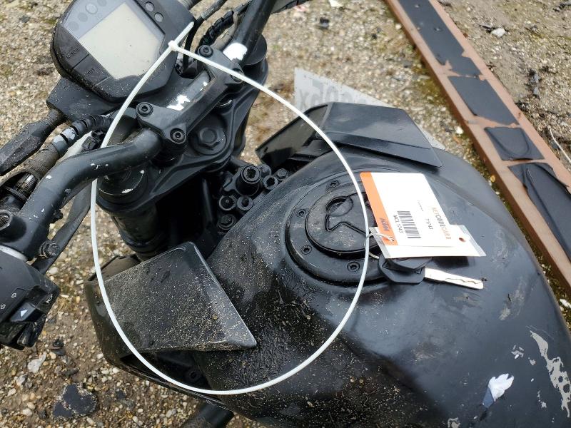 2023 Ktm Duke VIN MD2JPC409PC020973 COPART salvage auction — VANDALISM, Il - Salvage Certificate, sold $300 on 2026-07-09 (photo 8)
