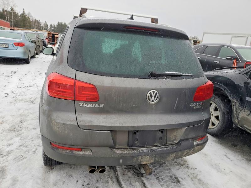 2015 Volkswagen Tiguan VIN WVGJV7AX2FW521927 COPART salvage auction — FRONT END, Qc - Gravement Accidente, sold $150 on 2026-07-21 (photo 6)