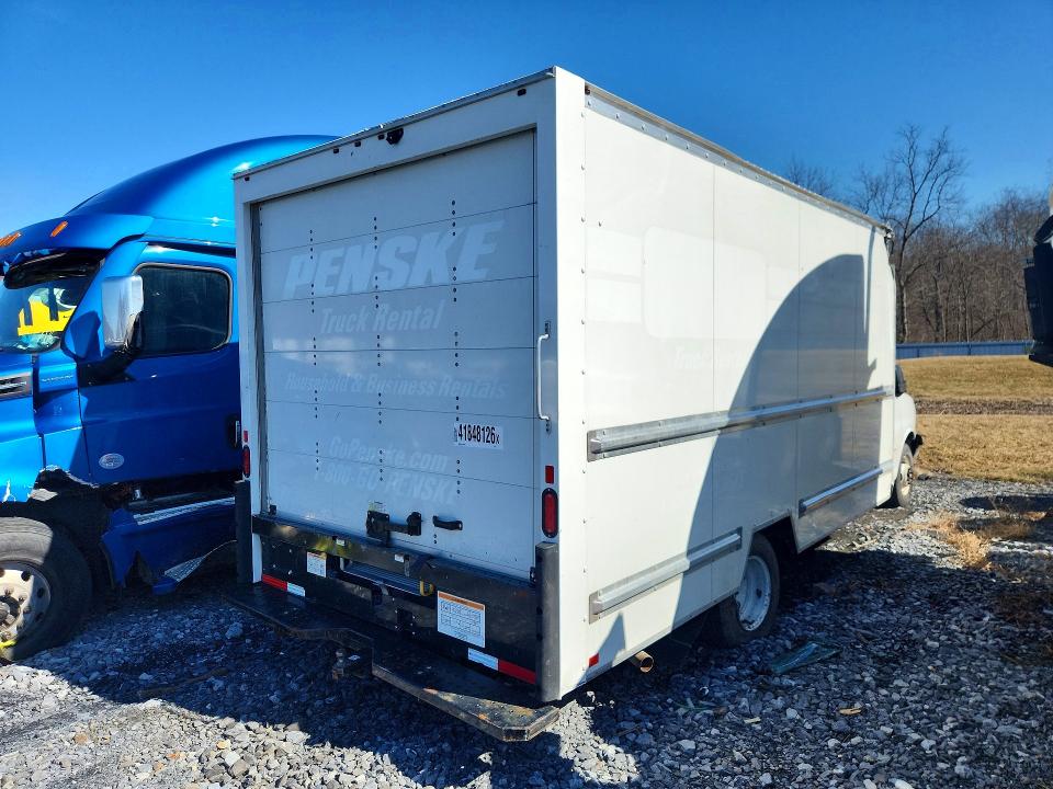 2022 Gmc G3500 VIN 7GZ37TC70NN007868 COPART salvage auction — MECHANICAL, Az - Cert Of Title - Salvage, sold $6,200 on 2026-07-28 (photo 3)