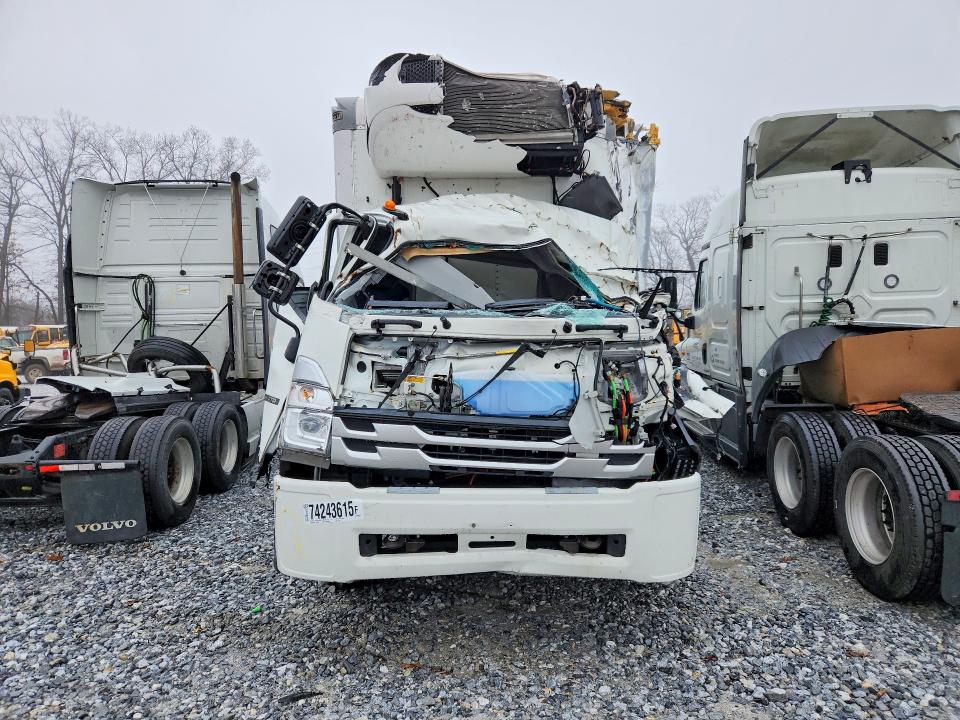 2023 Isuzu VIN 54DK6S1F4PSA51570 COPART salvage auction — ROLLOVER, Pa - Certificate Of Salvage, sold $4,600 on 2026-08-24 (photo 5)